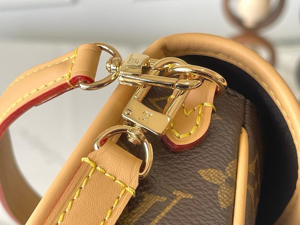 Stylish Leather Crossbody Bag 19x10.5x6cm