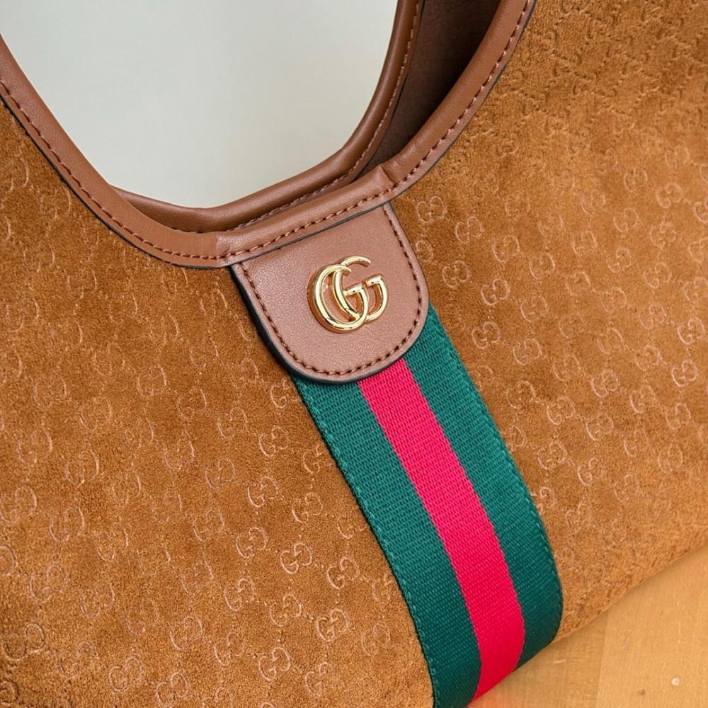 Classic Refined Crossbody Bag 25x20x15cm