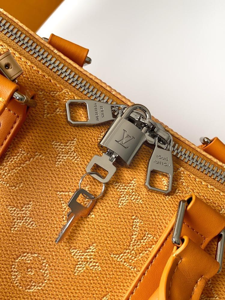Alma Travel Bag Style 851554612
