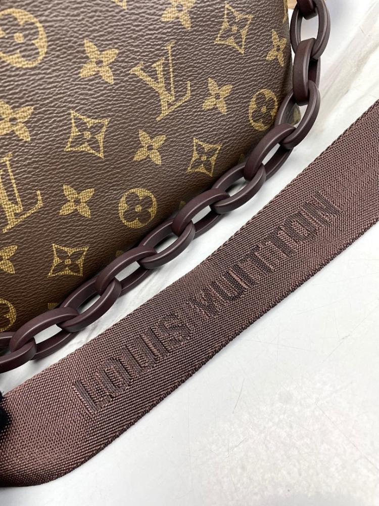 Modern Refined Monogram Leather Top Handle Bag 26x15x9cm