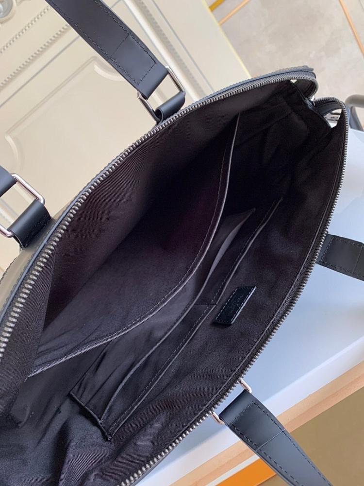 Stylish Silver Shoulder Bag