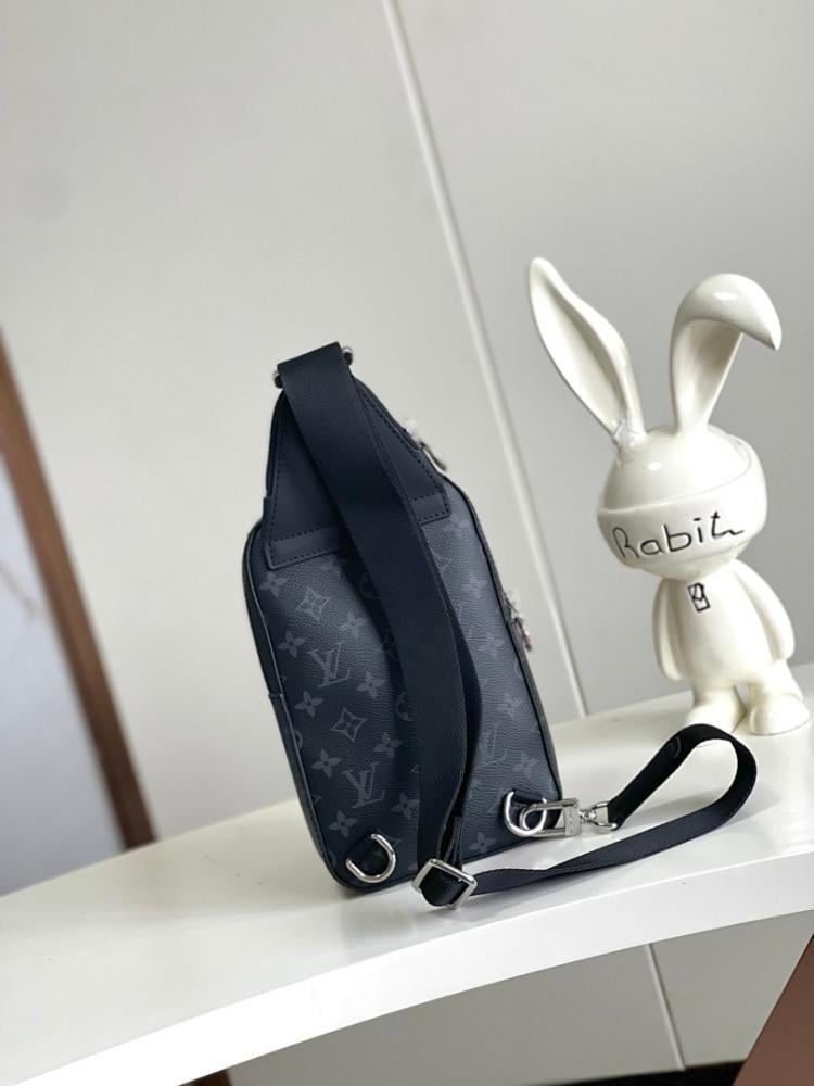 Elegant Canvas Shoulder Bag