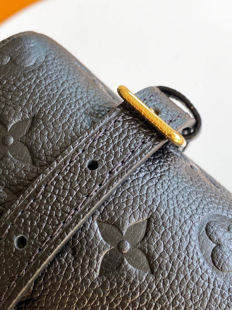 Top Handle Bag Style 167330344