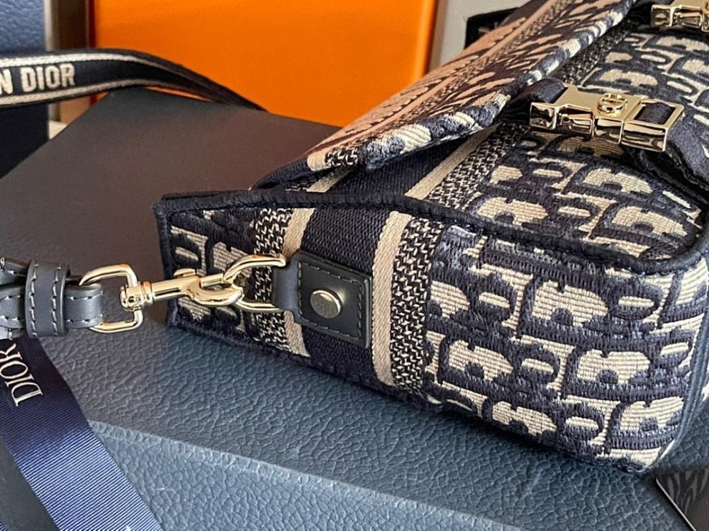 Modern Gold Shoulder Bag