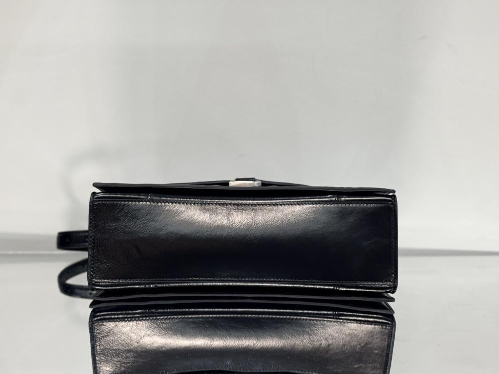 Elegant Top Handle Bag Style 1723977758