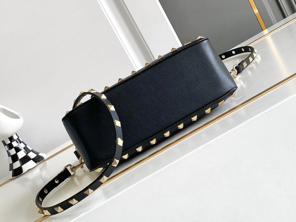 Elegant Stylish Studded Raffia Crossbody Bag