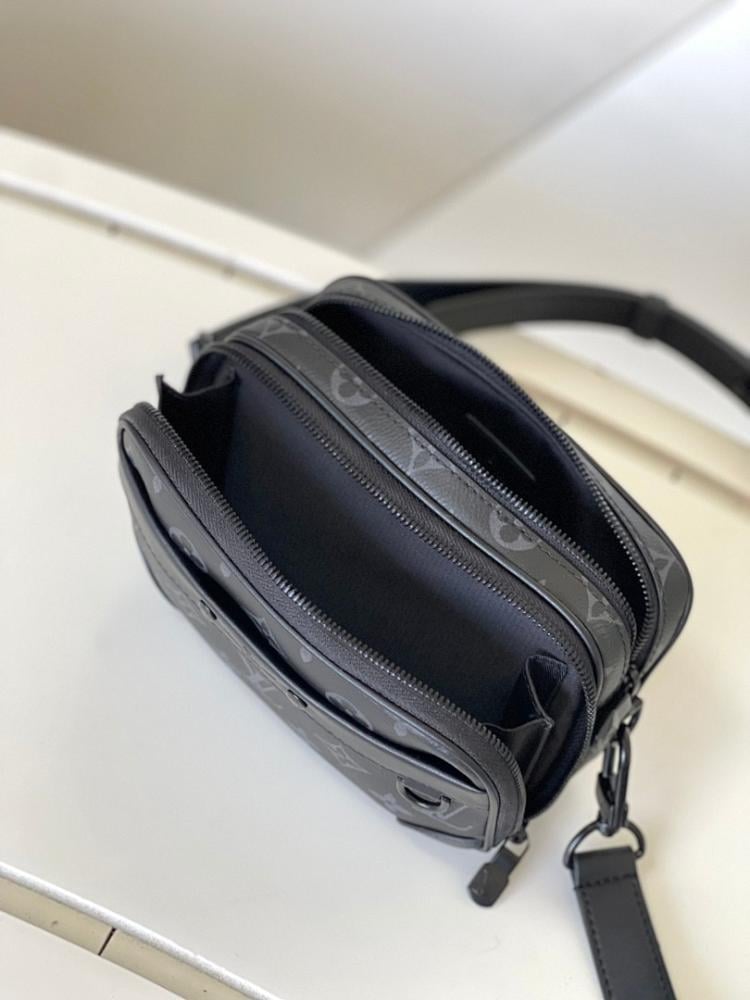 Modern Black Leather Shoulder Bag 11x18.5x6.5cm