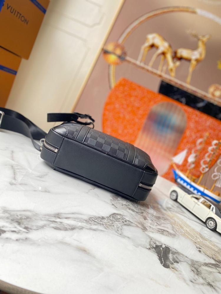 Modern Italian-Inspired Leather Crossbody Bag 27x18x7cm