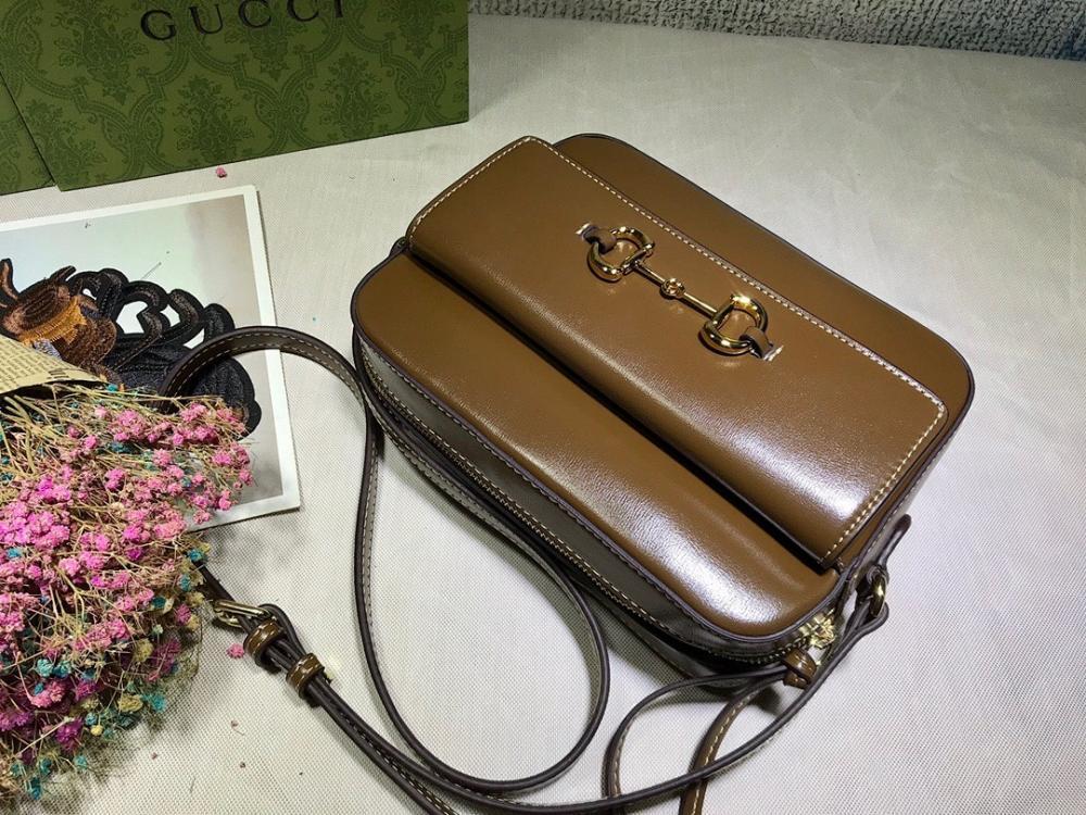 Stylish Crossbody Bag 22.5x17x6.5cm