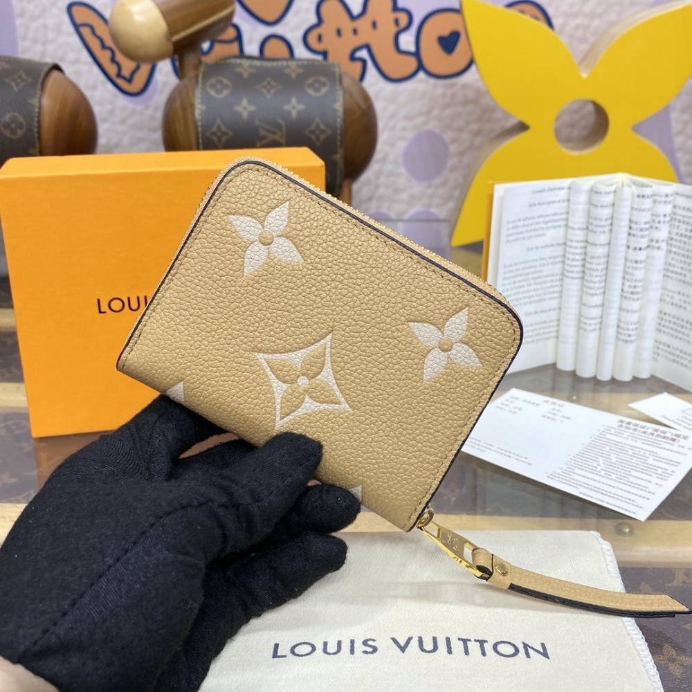 Elegant Wallet Style 1140704137