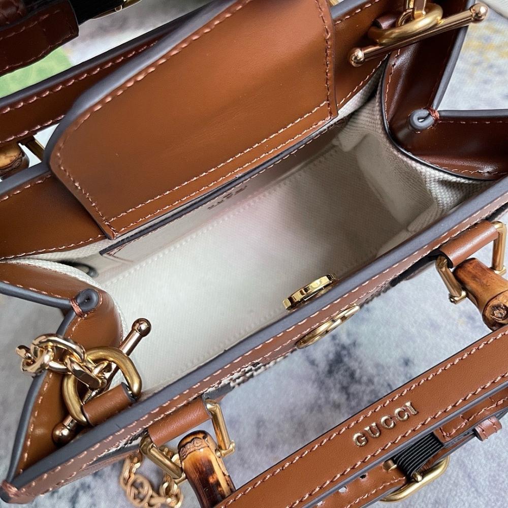 Elegant Refined Top Handle Bag 20x16x10cm