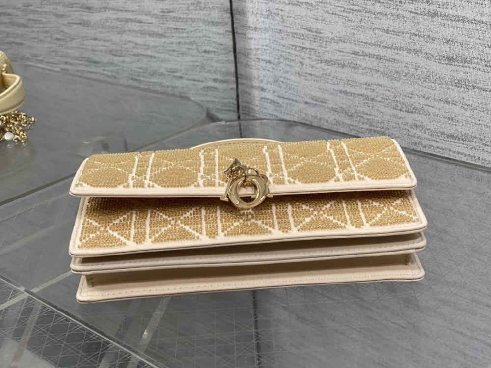 Wallet Style 1636972693
