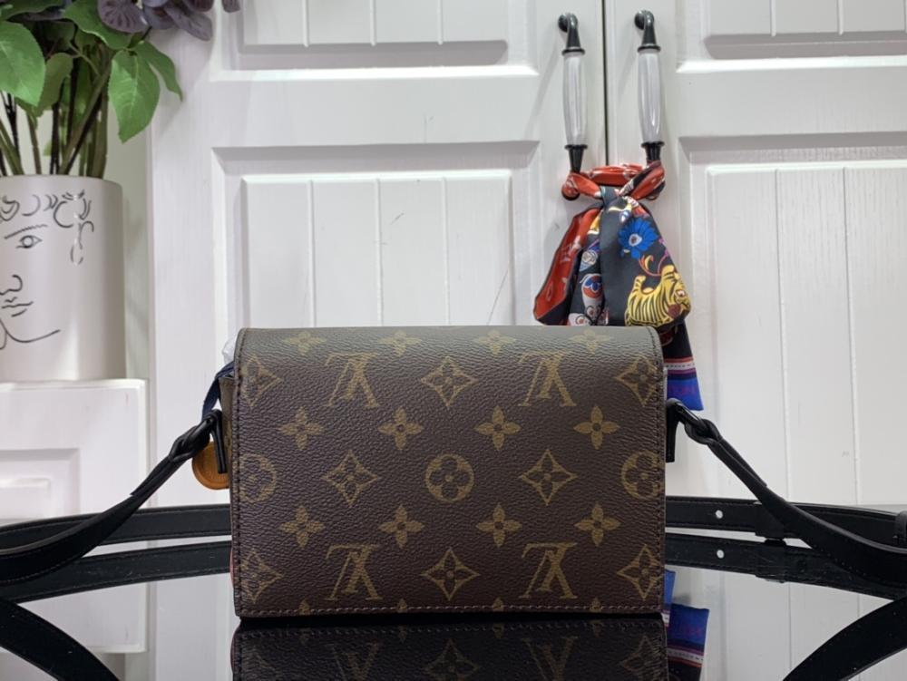 Classic Shoulder Bag Style 237252837