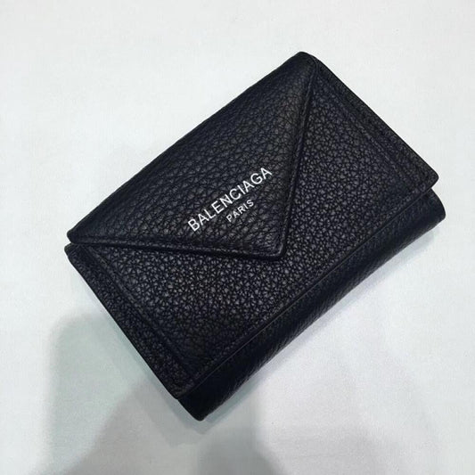 Luxury Wallet Style 532072322