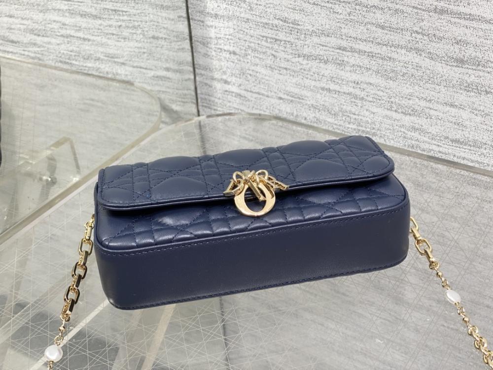 Top Handle Bag Style 720485750