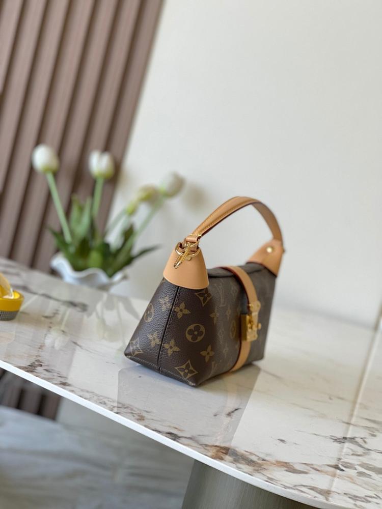Modern Premium Monogram Leather Shoulder Bag 22x14.5x8cm