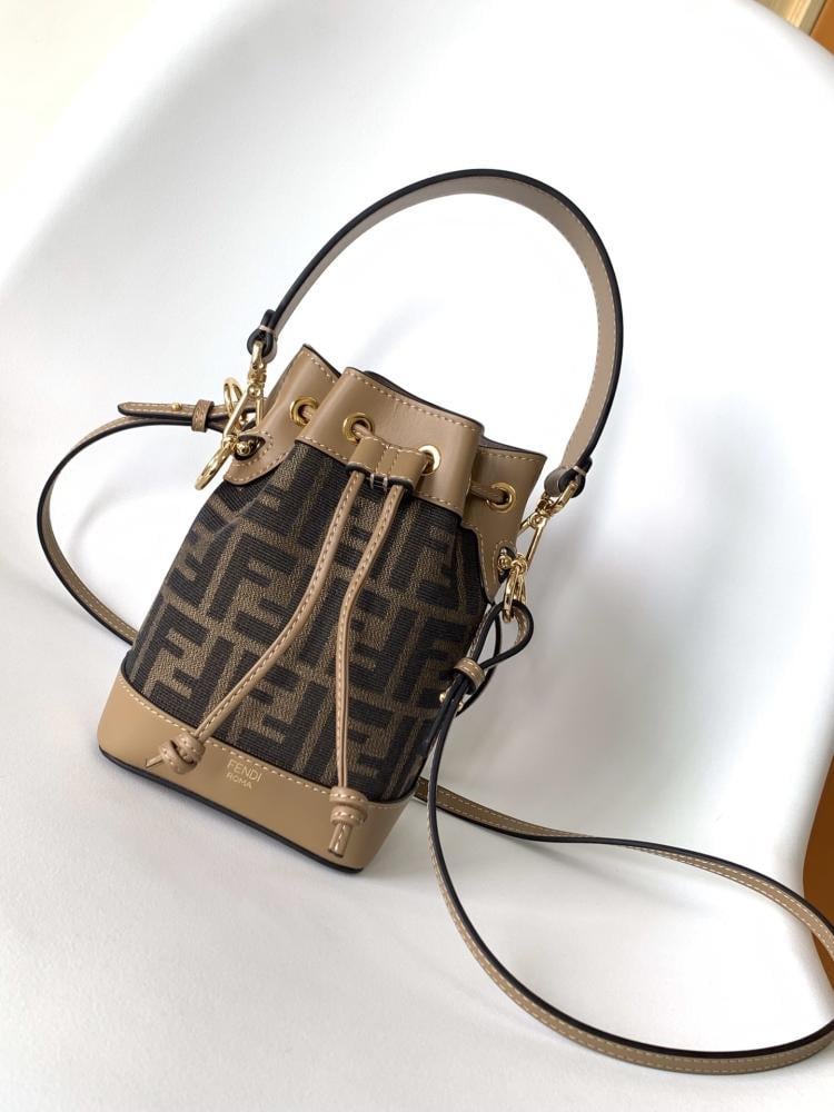 Bucket Bag Style 527334361