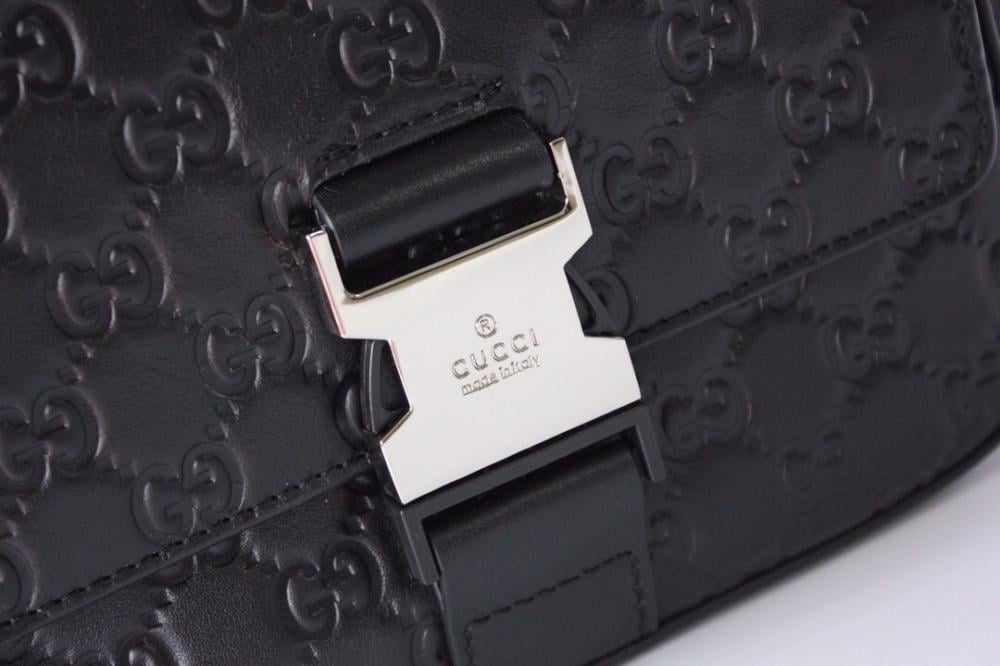 Classic Leather Shoulder Bag