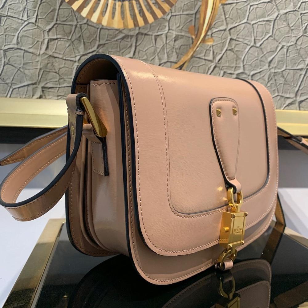 Stylish Gold Leather Shoulder Bag 22x18x7cm