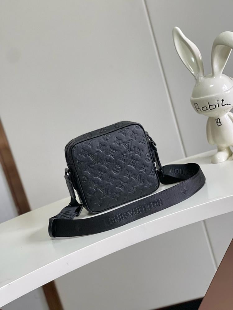 Modern Italian-Inspired Leather Shoulder Bag 17x7.8x18cm