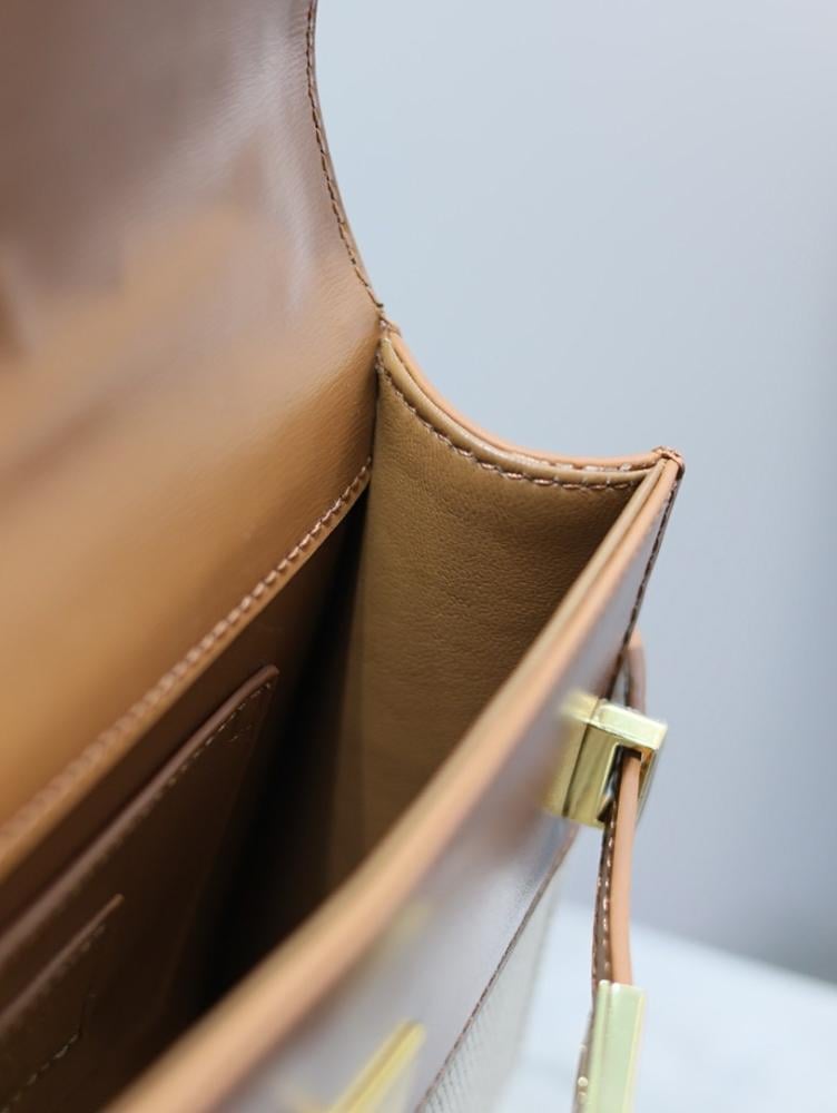 Modern Refined Leather Crossbody Bag 19x14x4cm
