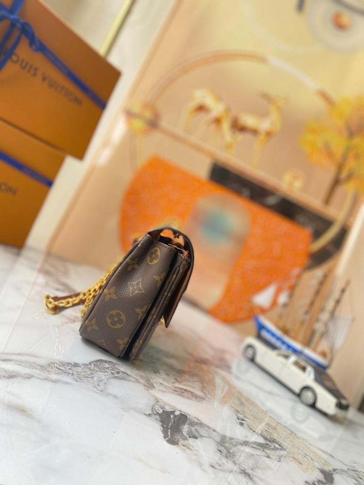 Stylish Premium Leather Shoulder Bag 24.5x15x6.5cm