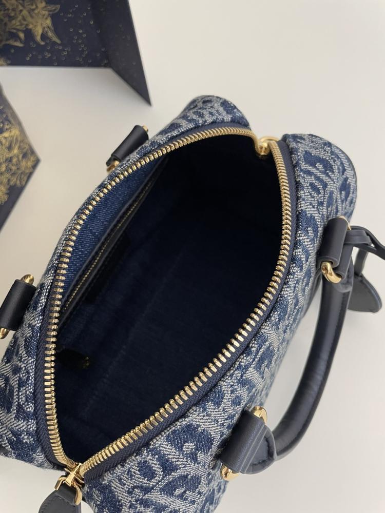 Top Handle Bag Style 571092709