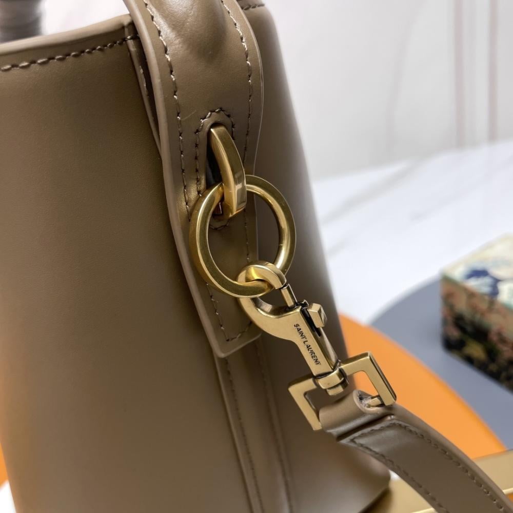 Calfskin Bucket Bag Style 1784164152
