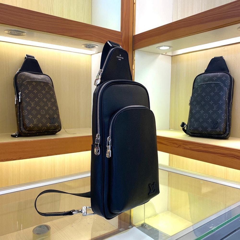 Modern Refined Leather Shoulder Bag 20x31x7cm
