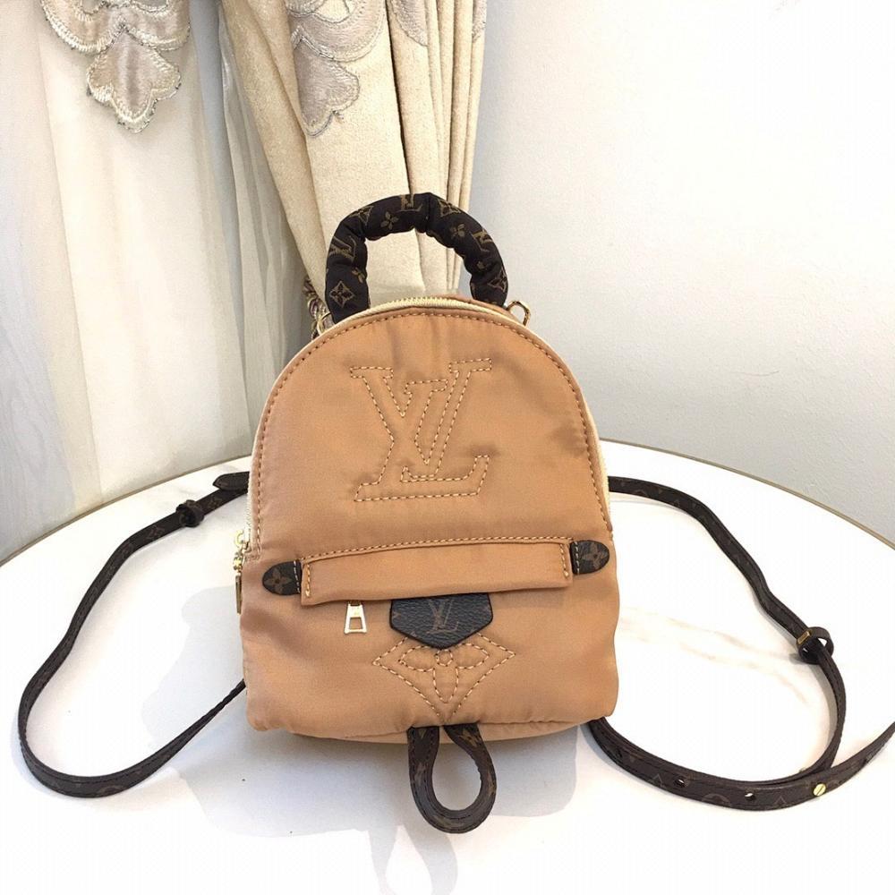 Modern Italian-Inspired Backpack 20x17x9cm