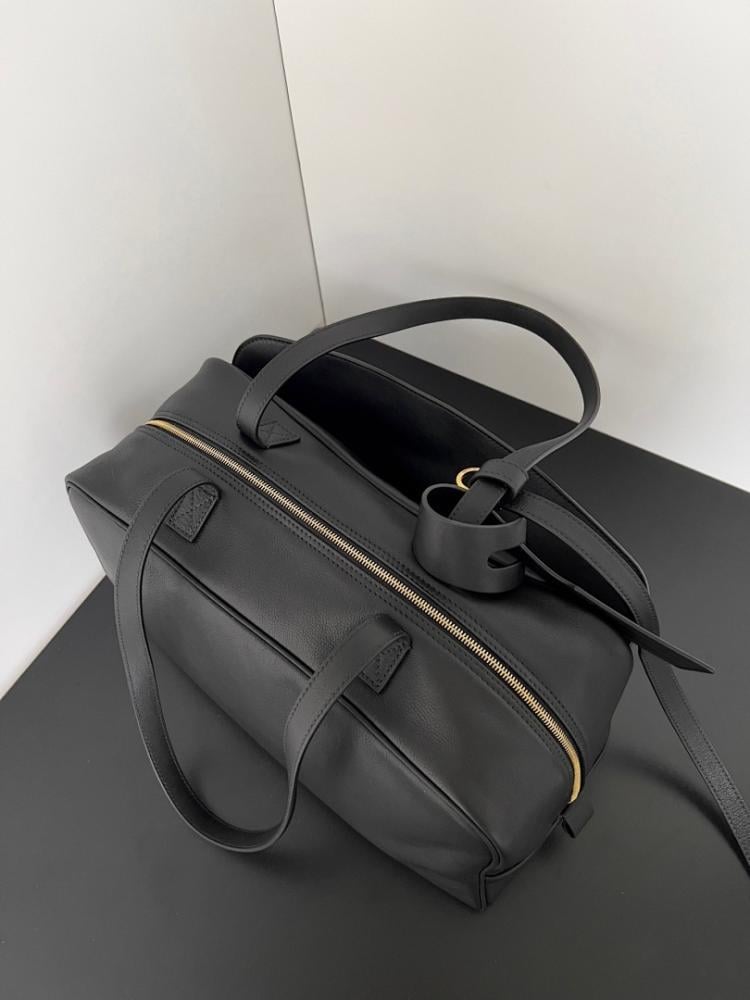 Modern Refined Crossbody Bag 36x18.5x16.5cm