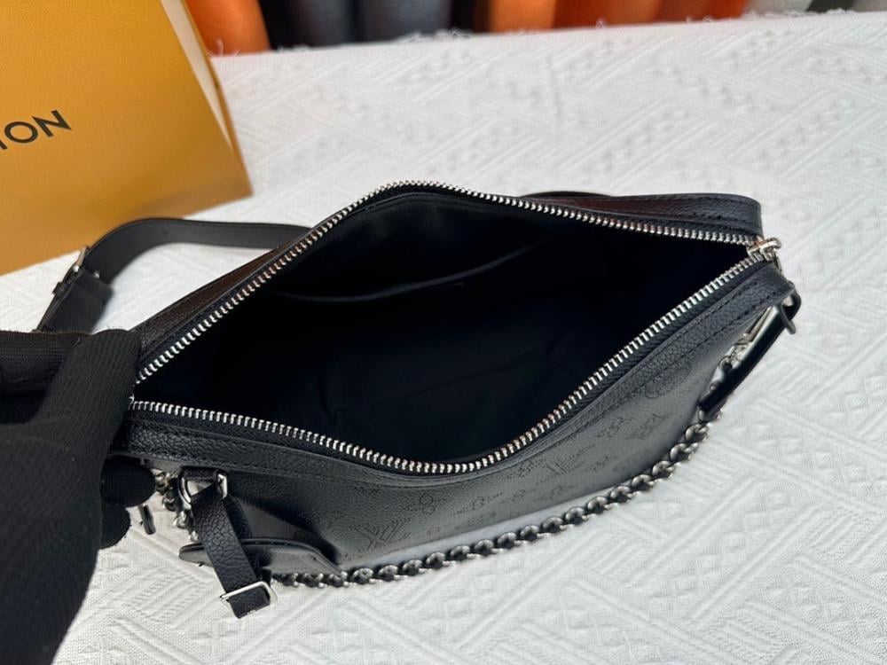 Elegant Leather Shoulder Bag 29x18x13cm