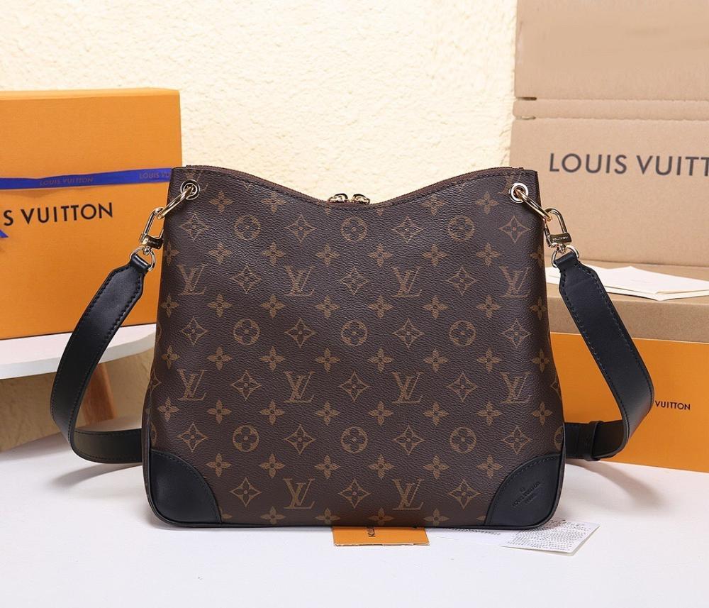 Classic Refined Leather Shoulder Bag 31x27x11cm