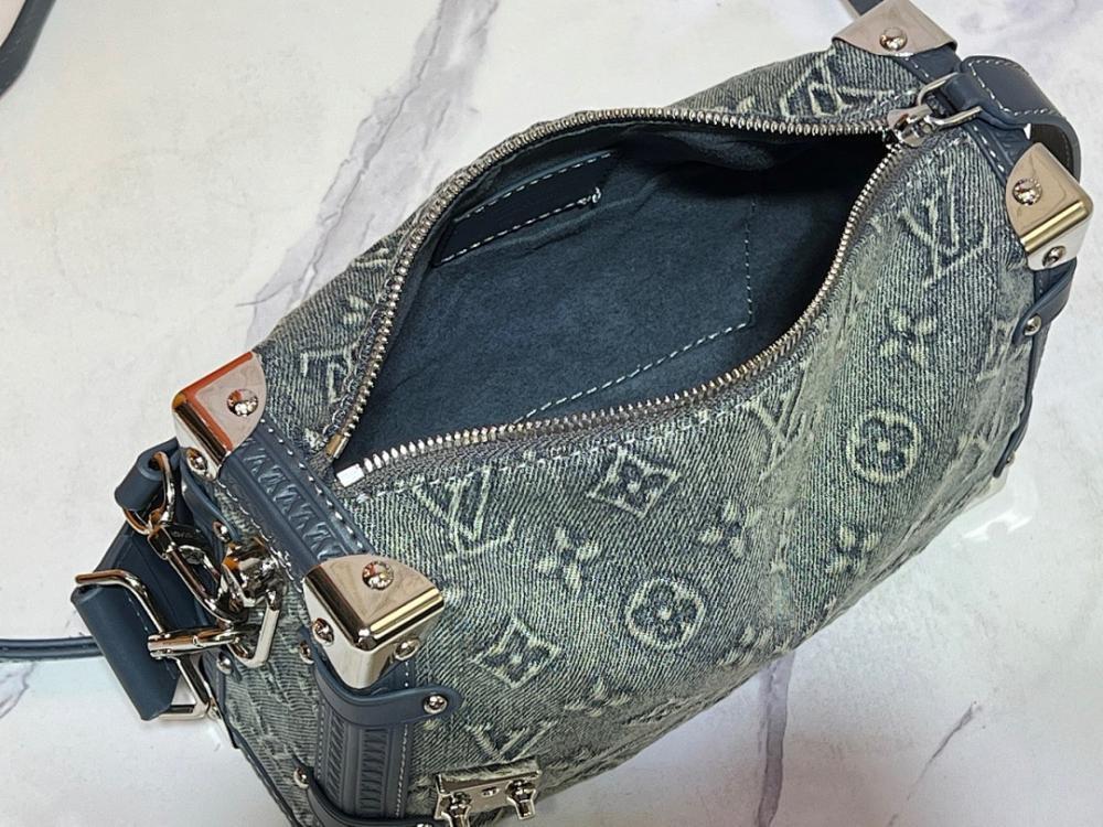 Classic Elegant Leather Shoulder Bag 21x14x6cm