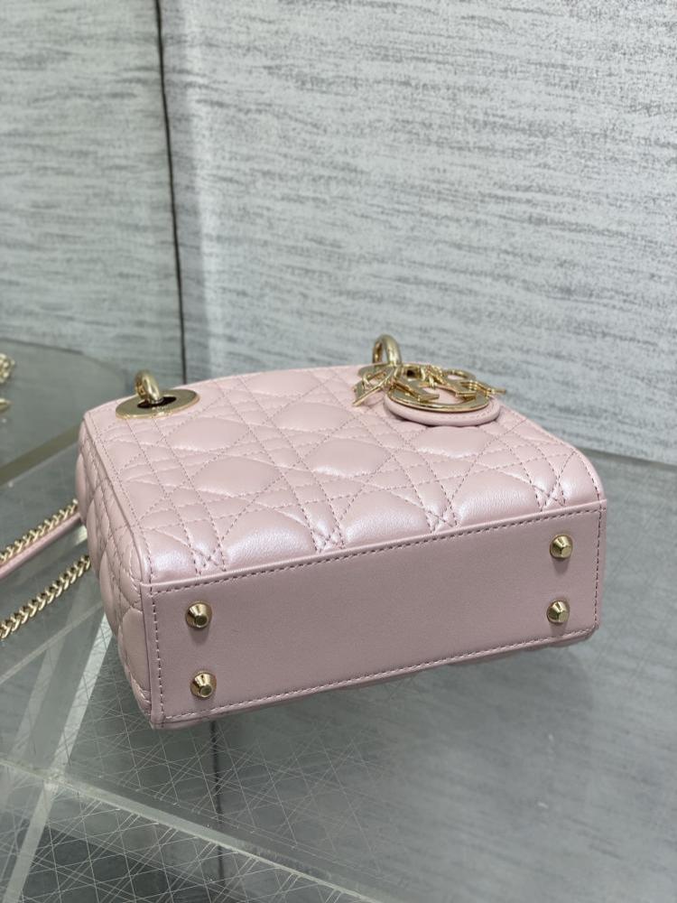 Classic Top Handle Bag Style 415170292
