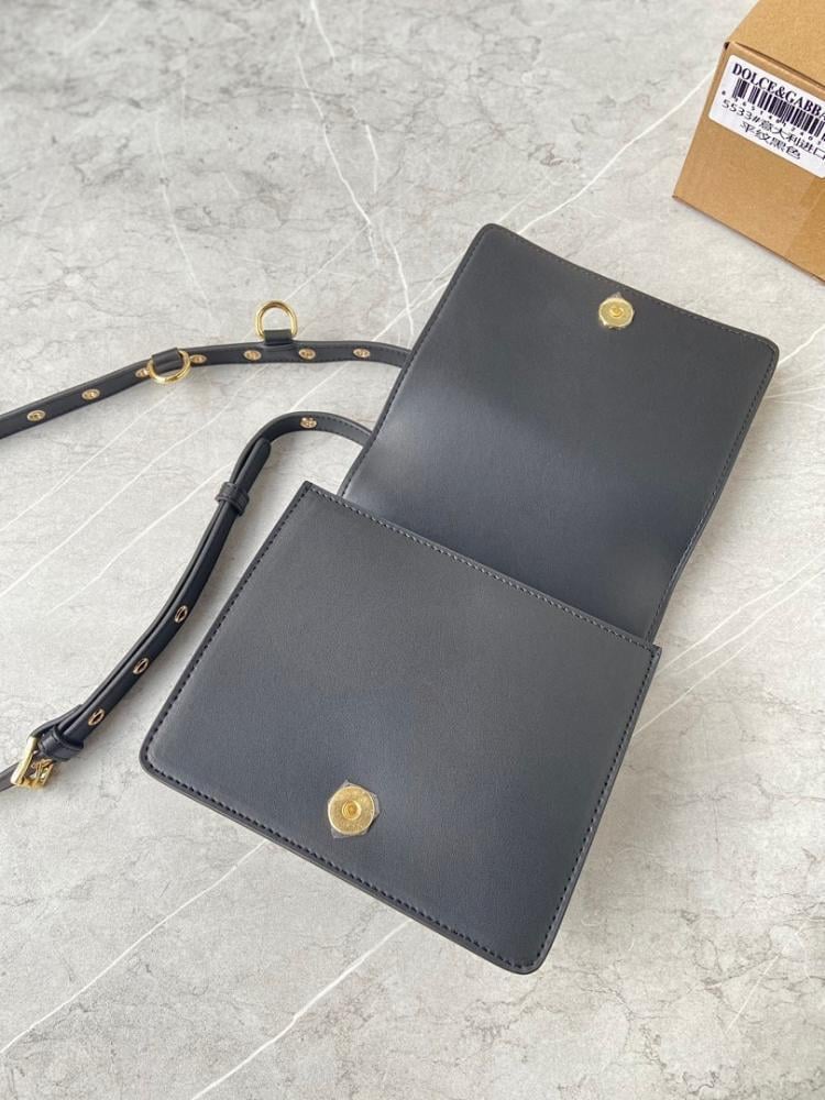 Italian-Inspired Elegant Calfskin Shoulder Bag 18x16x8cm