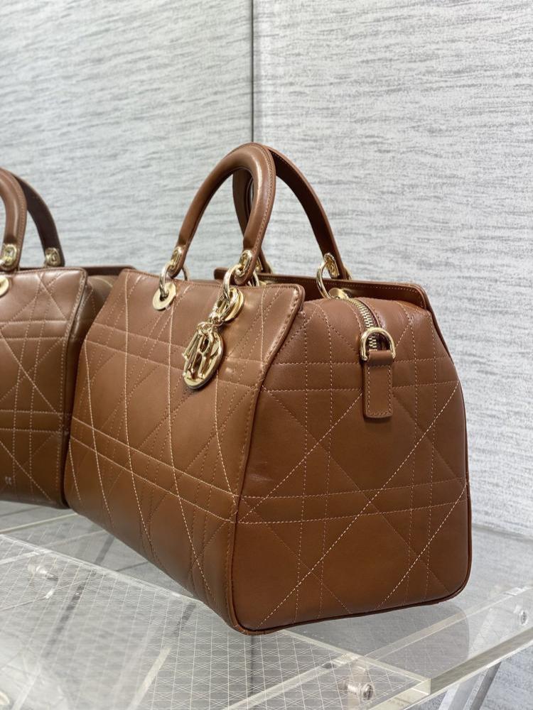 Leather Top Handle Bag Style 631250735