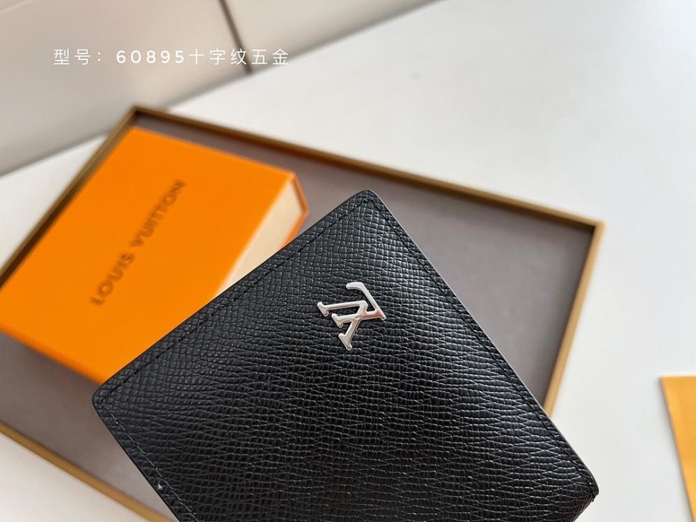 Italian-Inspired Stylish Wallet 11x9cm