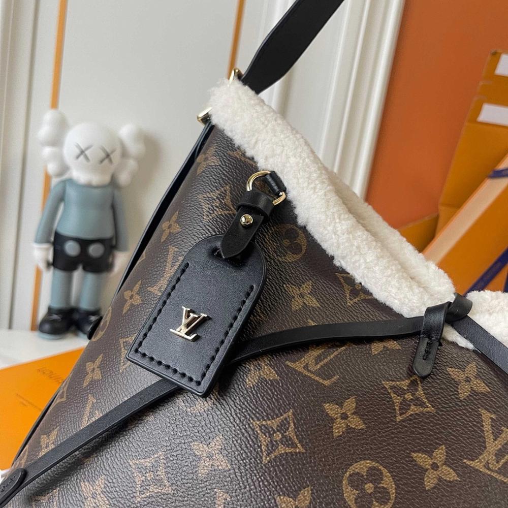Elegant Stylish Monogram Leather Top Handle Bag 29x24x12cm