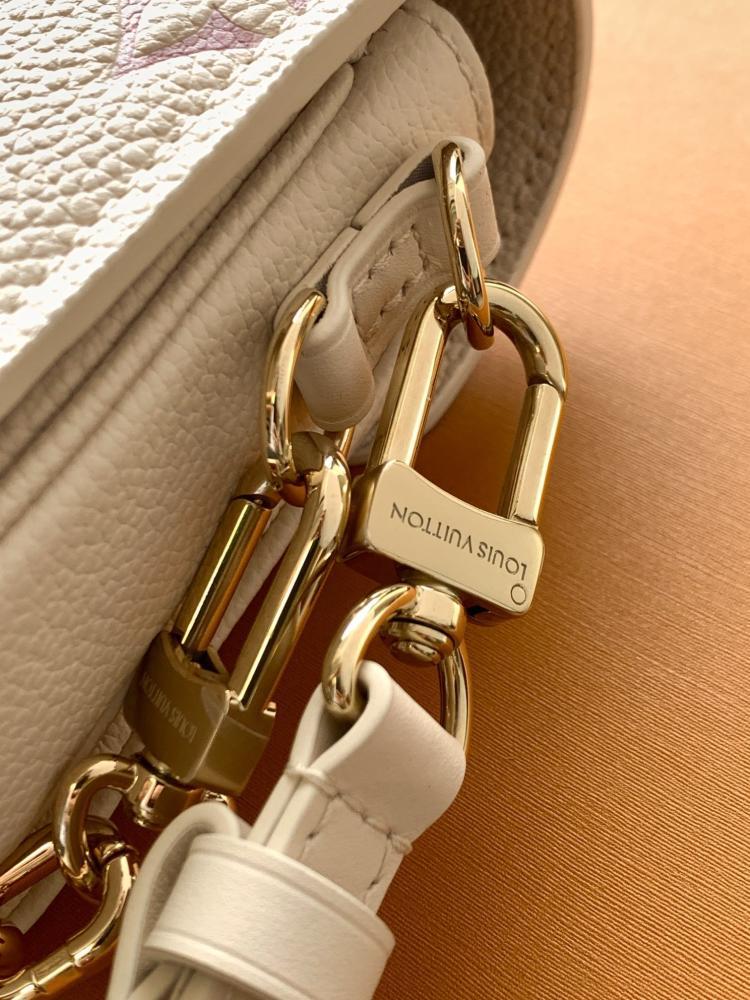 Classic Luxury Top Handle Bag Style 1605813517