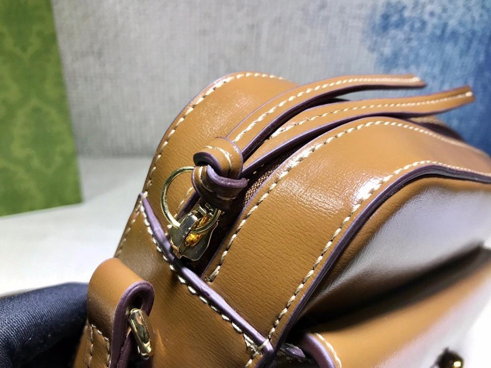 Stylish Crossbody Bag 22.5x17x6.5cm