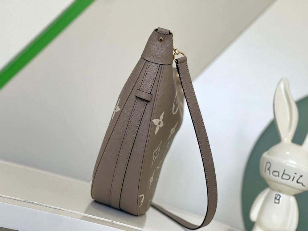 Classic Leather Shoulder Bag 38x26x10cm