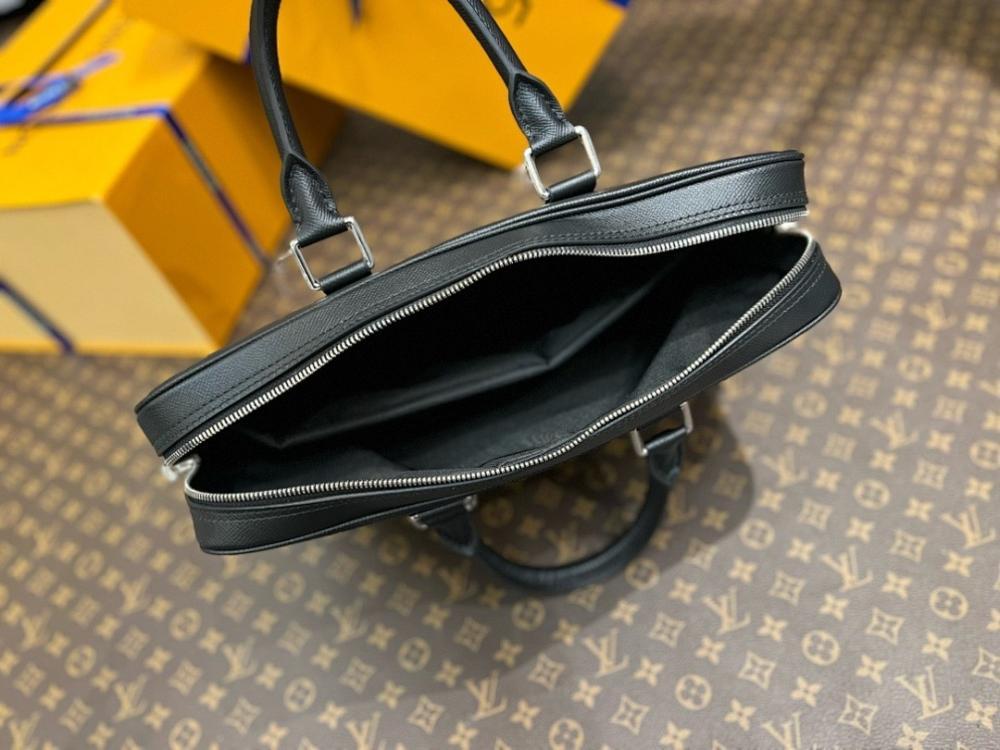 Italian-Inspired Elegant Leather Shoulder Bag 36.5x27.5x6cm