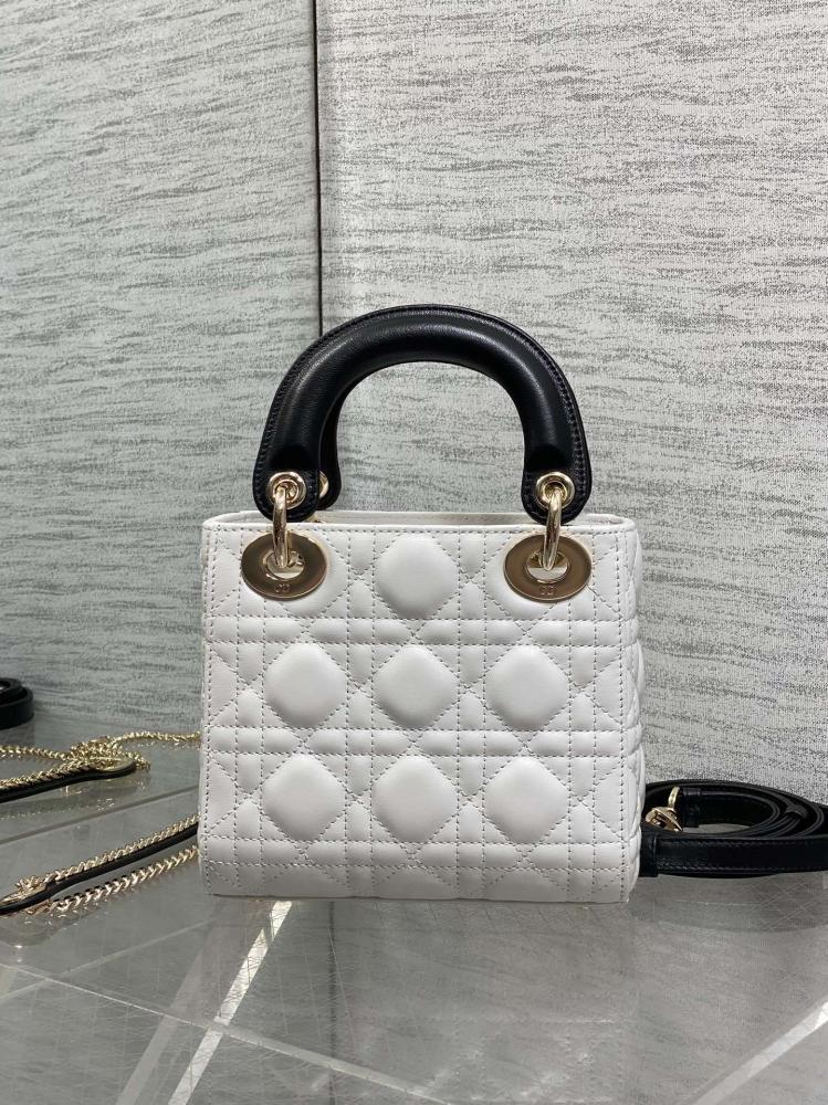 Classic Top Handle Bag Style 25421622