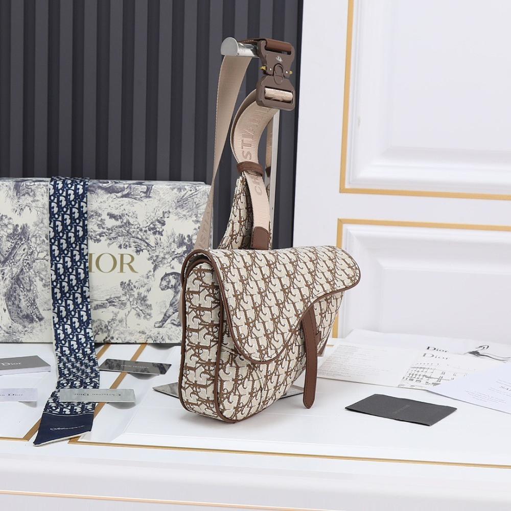 Modern Luxury Monogram Calfskin Shoulder Bag 20x28.6x5cm