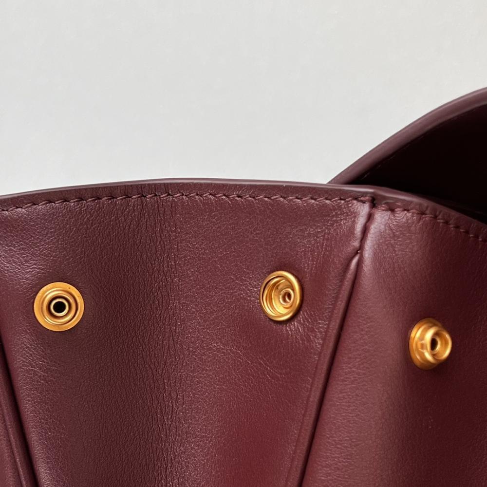 Luxury Top Handle Bag Style 102978865