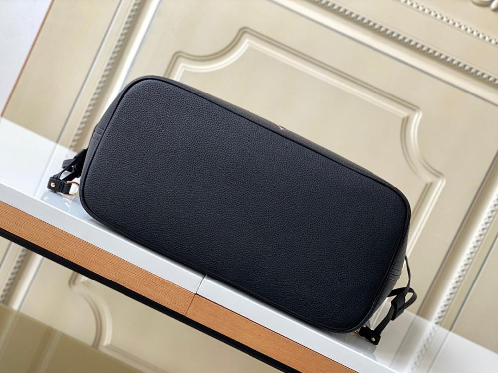 Classic Modern Leather Shoulder Bag 31x28x14cm