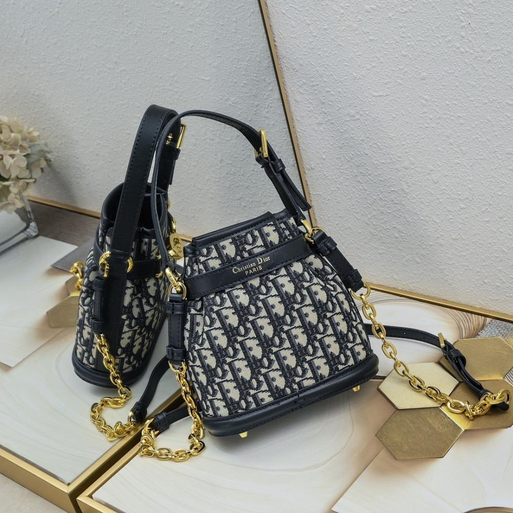 Stylish Bucket Bag 17x7x18cm