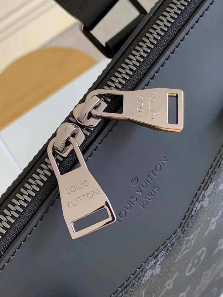 Luxury Silver Canvas Shoulder Bag 33x35x8cm