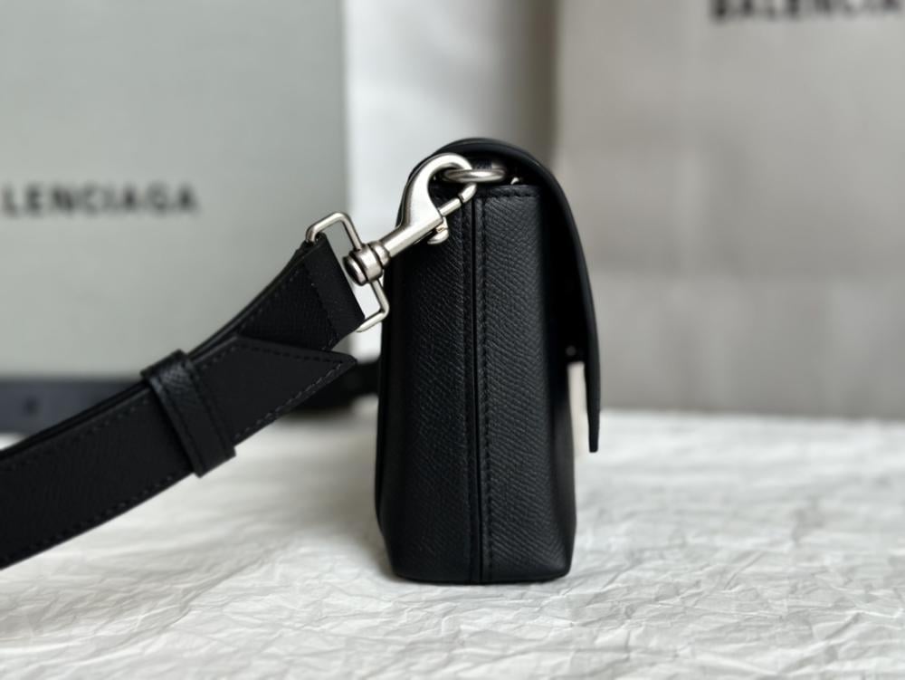 Classic Top Handle Bag Style 680376151
